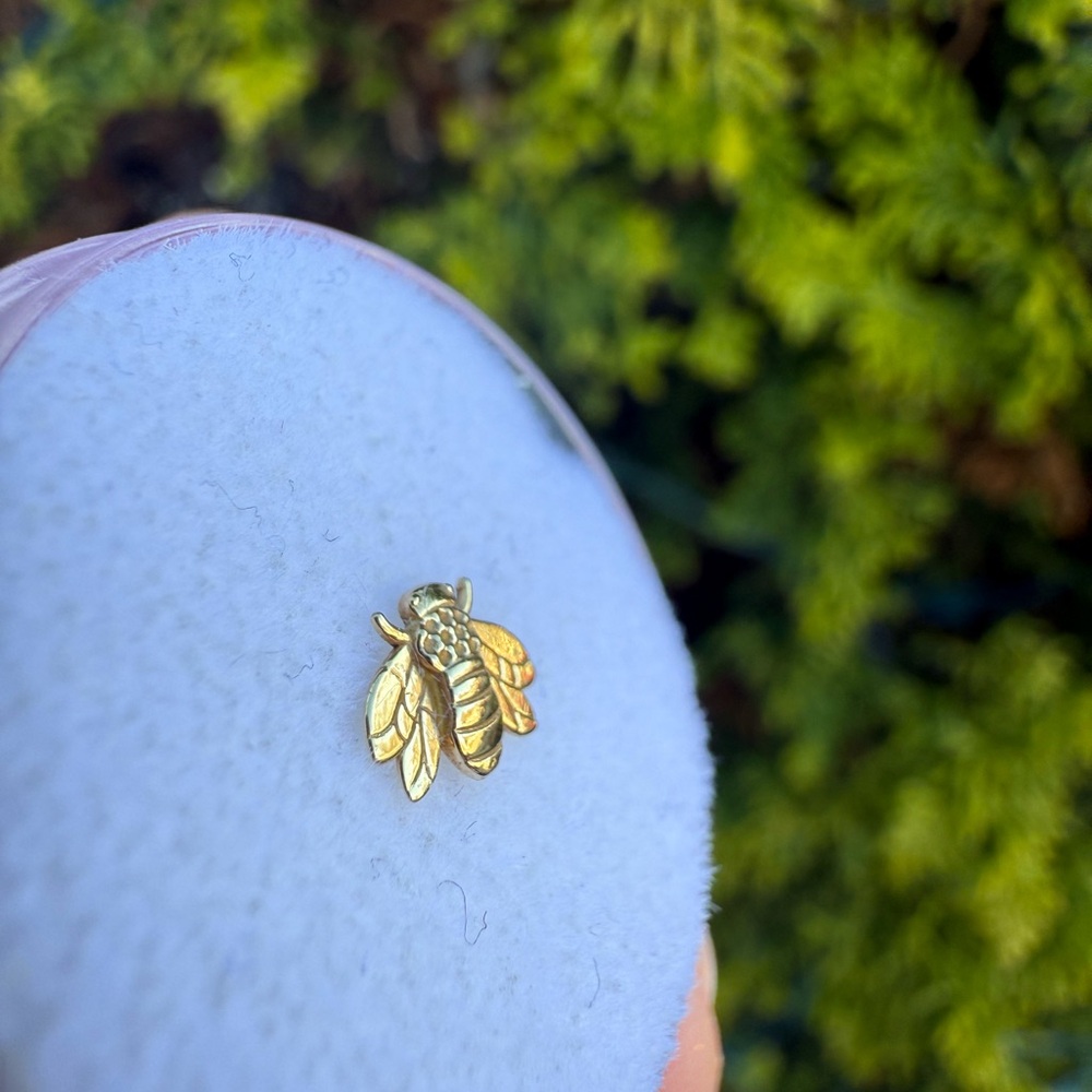 Body Gems Bee threaded end - Picture 3 of 3